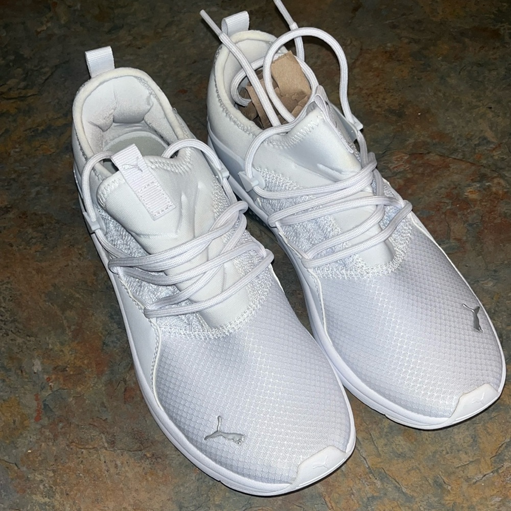 BNWOB puma sneakers